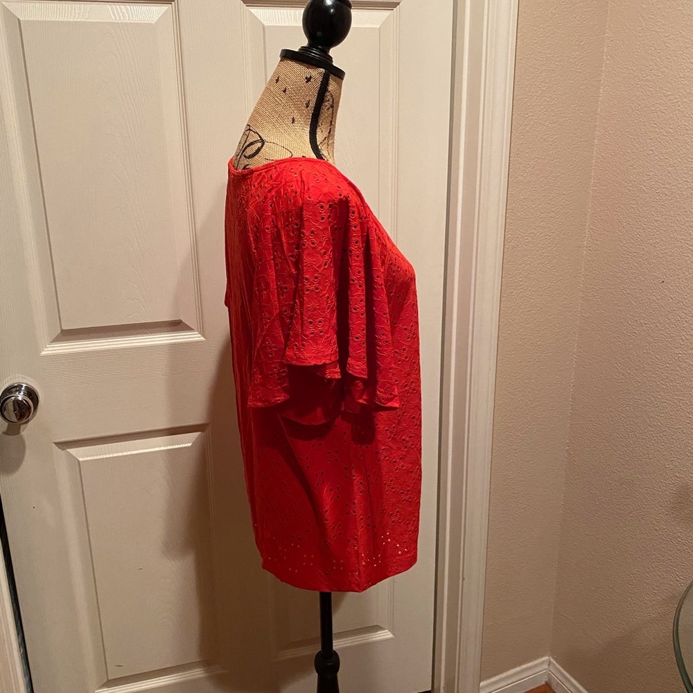 Wide Ruffle sleeve eyelet top - Picture 6 of 6